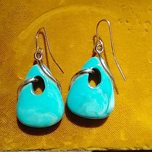 Monet earrings - Picture 2 of 2